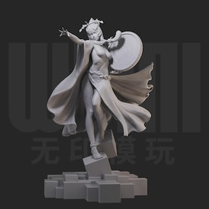 Puede incluir: Una figura gris de una mujer con un vestido fluido, sosteniendo un escudo y usando una corona. La figura está de pie sobre una base geométrica, con un brazo extendido. La imagen tiene un fondo oscuro.