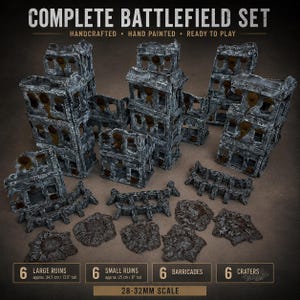 Puede incluir: Un conjunto completo de campo de batalla con 6 ruinas grandes, 6 ruinas pequeñas, 6 barricadas y 6 cráteres. Las estructuras grises y desgastadas muestran daños con acentos marrones. El texto incluye COMPLETE BATTLEFIELD SET, HANDCRAFTED, HAND PAINTED, READY TO PLAY y 28-32MM SCALE.