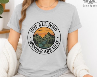 Camiseta retro de senderismo: Camiseta gráfica con atardecer en la montaña para amantes de la naturaleza