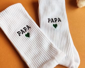 Unisex Bio-Baumwoll Socken mit Dad/ Papa mit Herz Stickerei - Geschenk zum Vatertag & zur Geburt