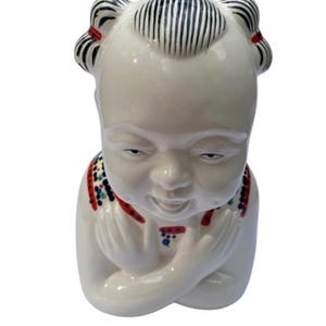 132- Gloria Vanderbilt Limited Edition Ceramic Sculpture