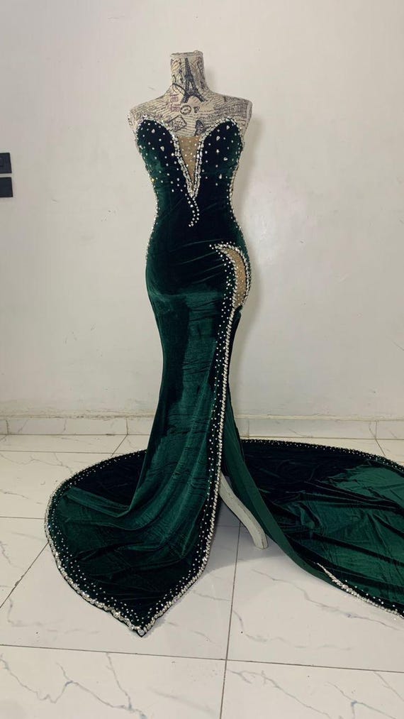 Emerald Green Velvet Mermaid Gown: Rhinestone Off-shoulder Prom Dress - Etsy Israel Emerald Green Velvet Mermaid Gown: Rhinestone Off-shoulder Prom Dress - Etsy Israel