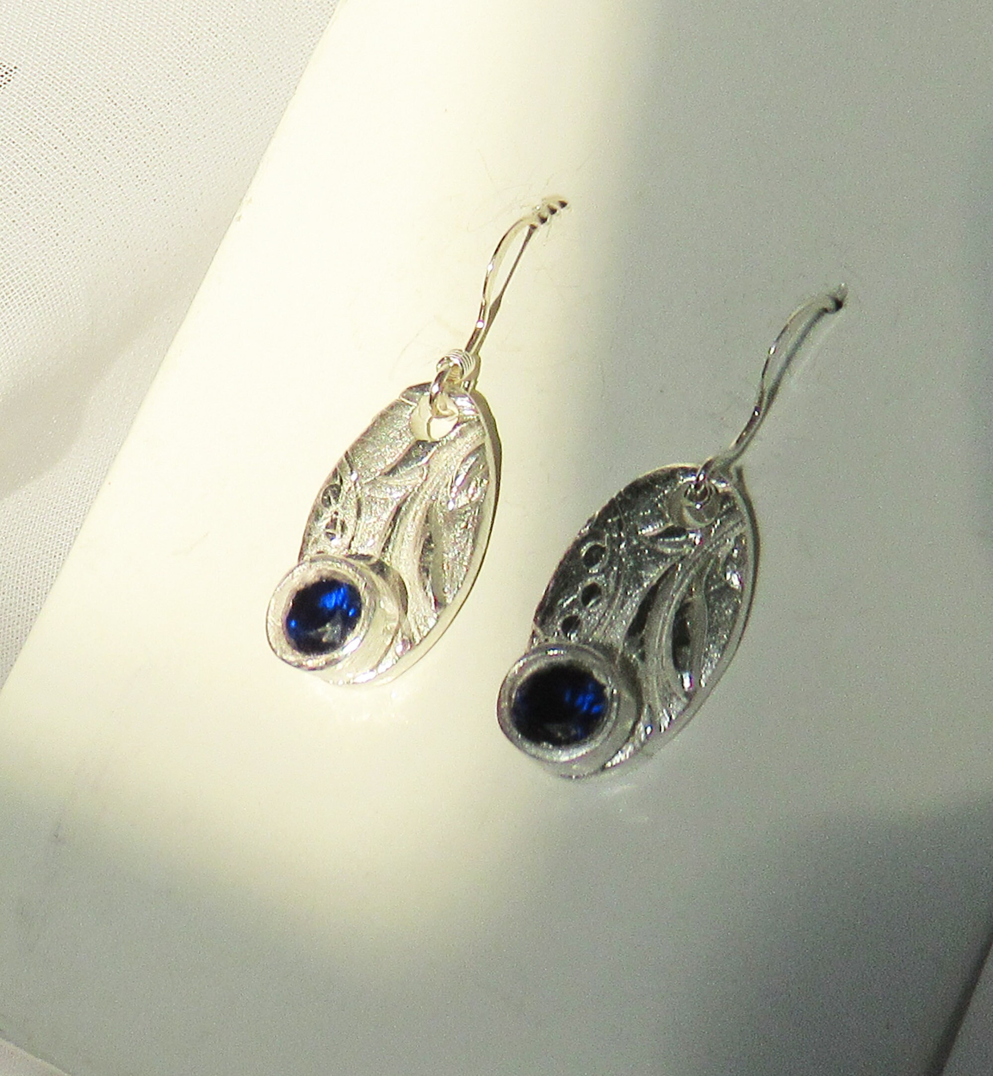 Boucles D'oreilles Saphir Bleu Foncé Argent Sterling SE36 - Naturel