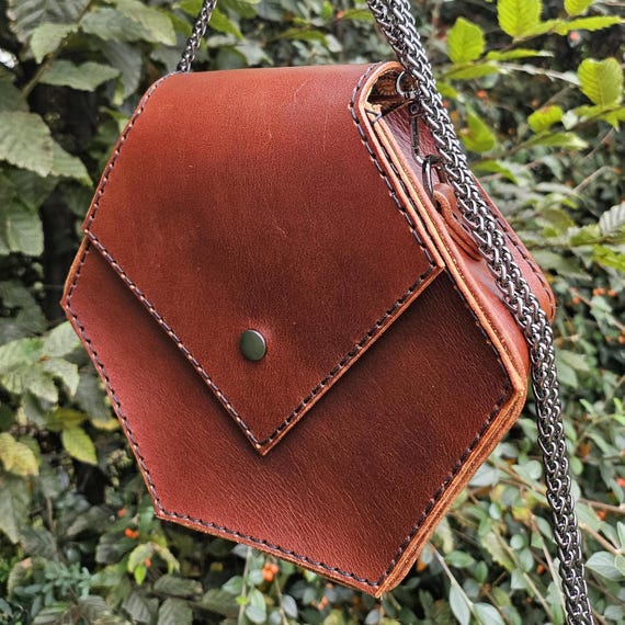 El Hexágono: bolso de piel hecho a mano, forma hexagonal
