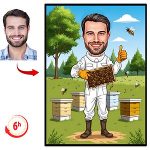 Könnte beinhalten: Eine Cartoon-Illustration eines Imkers in einem weißen Imkeranzug, der eine Wabe mit Honig hält. Der Imker steht auf einem Feld mit Bienenstöcken und Bienen, die herumfliegen.