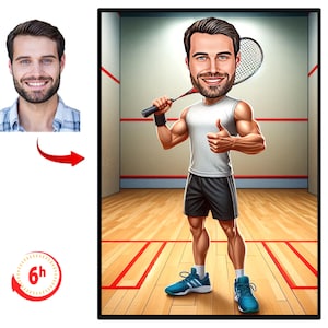 Op de afbeelding: Een cartoonillustratie van een persoon die squash speelt. De persoon draagt een wit tanktop, een zwarte broek en blauwe sneakers. Hij houdt een squashracket vast en heeft een duim omhoog. De persoon staat op een squashbaan met rode lijnen.