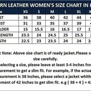 Op de afbeelding: Maattabel voor western leren jassen, met afmetingen in inches. De tabel bevat borst-, taille-, schouder-, mouwlengte- en lengtematen voor de maten XS tot XXXL. De tekst adviseert om de maat zorgvuldig te selecteren.