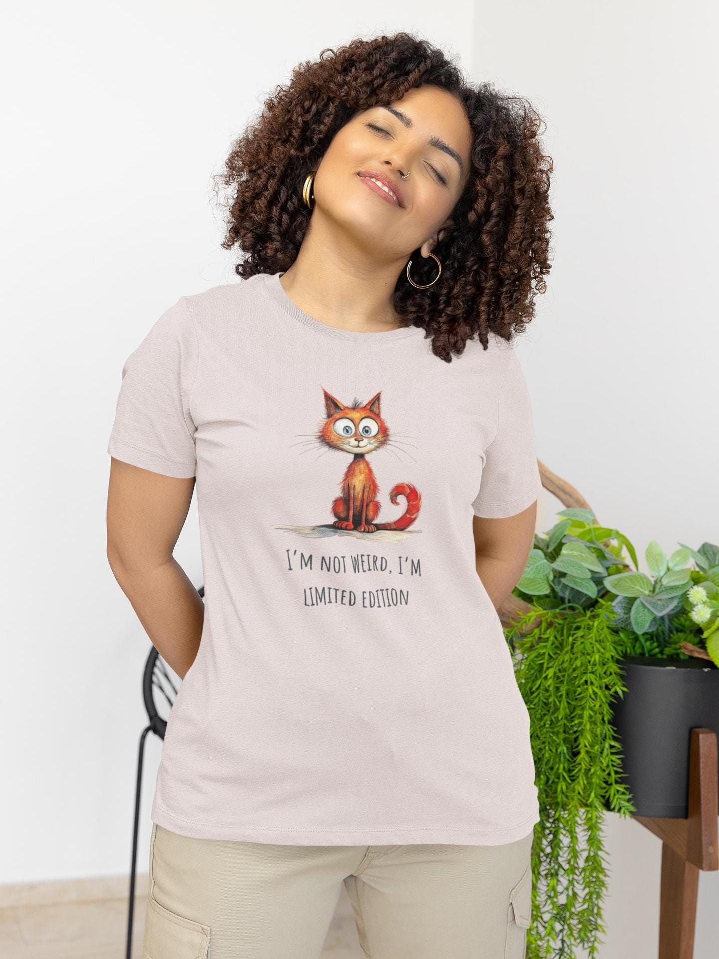Funny Cat T-Shirt – "I’m Not Weird, I’m Limited Edition" – Quirky Kitty Graphic Tee – Unique Gift for Cat Lovers & Free Spirits
