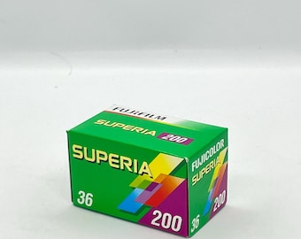 Fujicolor Super HG 1600 36exp 35MM expired 2001-10