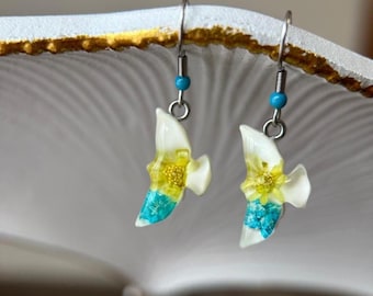 Bird Resin Earrings, Handmade Bird Jewelry, Nature Inspired Dangle Earrings, Cute Animal Earrings, Gift for Her, Bird Lover Gift