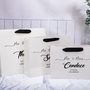 Personalized Mr & Mrs Wedding Day Gift Bag with Name, Wedding Day Gift, Bride and Groom Gift Bags