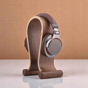 Premium Wooden Headphone Stand – Walnut Wood Headset Holder for Desk, Modern Audio Accessory, Gift for Audiophiles & Gamers