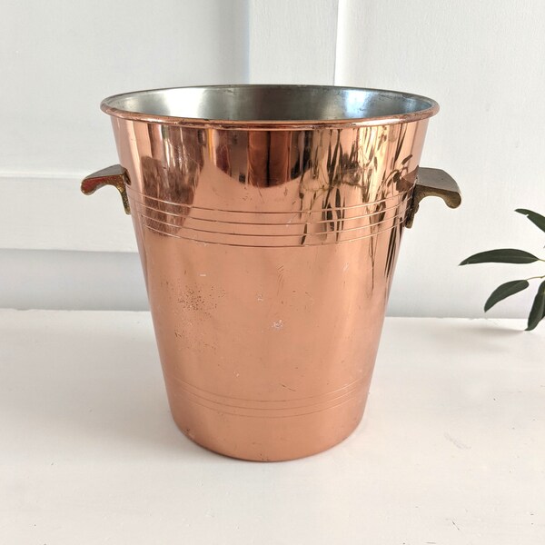 vintage Français Copper Wine Bucket Champagne Bucket intérieur plaqué étain Fabriqué en France à partir de Cuivre Rouge Poignée en laiton avec rivets en cuivre