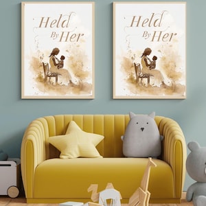 Arte de parede digital para mãe e bebê, segurada por ela | Lembrança de gravidez | Impressão personalizada em formato A4 | Decoração de berçário com gênero neutro