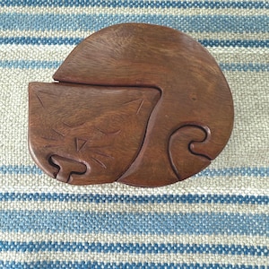 Hand Carved Wooden Cat Puzzle Box: Rustic Trinket Keepsake