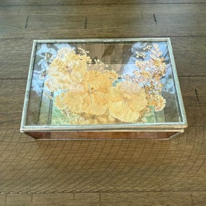 Vintage Glass Jewelry Box with Pressed Flowers & Mirror Bottom | Floral Trinket Box | Shabby Chic Vanity Decor