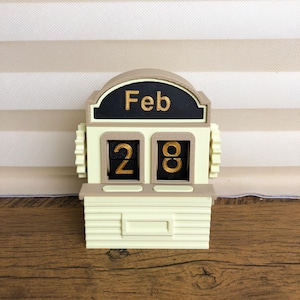 Vintage Desk Calendar 3D Printed Perpetual Rotating Date Display Retro Office Decor Creative Gift Home Desk Organizer Functional Art Piece
