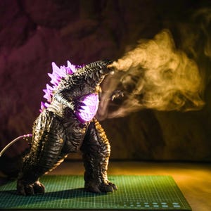 Humidificador con difusor de niebla fría impreso en 3D de Godzilla, decoración de escritorio con diseño de monstruo, regalo perfecto.