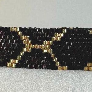Gold Snake Skin Beaded Cuff Bracelet – Elegant Python Pattern Jewelry – Dark Luxe Statement Bracelet for Women