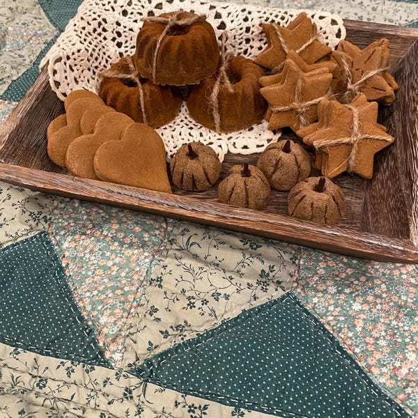 Mini Cinnamon Spice Pumpkins: Dough Bowl Tiered Tray Filler