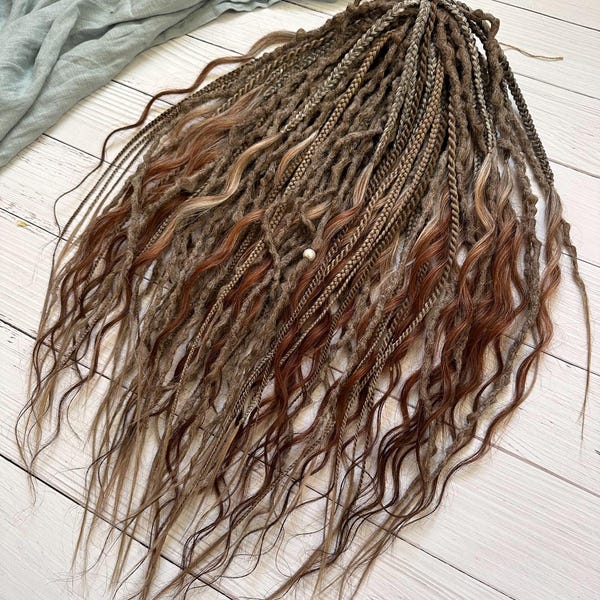 Dreads ondulées doubles bohèmes vikings – Extensions synthétiques brun cendré blond