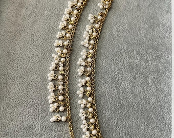 Golden anklets with white beads (available in 2 colours: white dimonte and champagne gold)