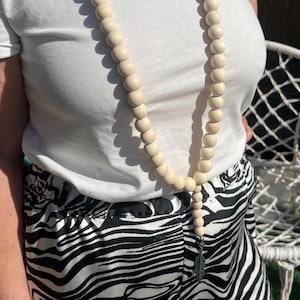 Wooden bead necklace - Handmade necklace in France - Feather necklace - Gift idea