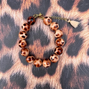 Handmade bracelet - Leopard beaded bracelet Bracelet with cheetah charms - Beaded jewelry made in France - gift idea