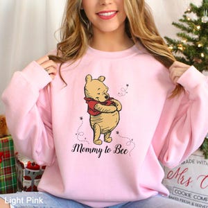 Mommy To Bee Sweatshirt, Pregnancy Reveal Sweatshirt, Winnie The Pooh Crewneck, Mother&#39;s Day Hoodie, Baby Shower Sweatshirt, 402816