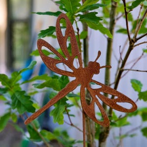 Dragonfly decorative metal garden stake