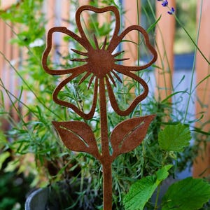 Poppy decorative metal garden stake