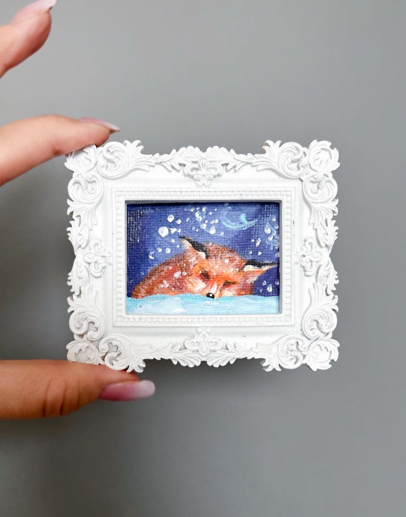 Cuadro de zorro en miniatura con marco ornamentado: arte acrílico original, decoración de bosque invernal, obra de arte animal coleccionable imagen 1