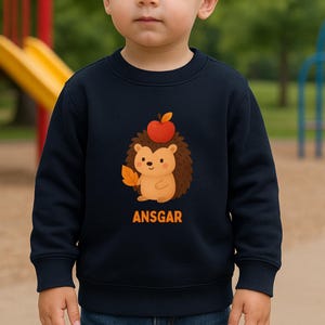 Dunkelblauer Kinder Pullover mit Igel und Apfel Design, Herbst Sweatshirt für Kinder mit Personalisierung