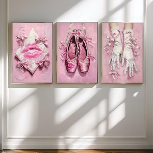 Conjunto de arte mural Coquette / Trío de pósteres de balletcore rosa / Descarga digital de arte femenino / Decoración de habitación Coquette desordenada / Láminas artísticas de besos de lápiz labial