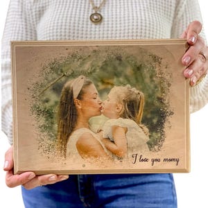 Wunschfoto auf Holz | Fotogravur auf Holz mit Aquarell | Stil Bilderrahmen Personalisiert | Holzbild | Persönliche Foto-Geschenke