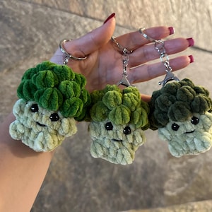 CROCHET PATTERN " Broccoli". English PDF pattern. Amigurumi keychain. Plush stuffed toy.