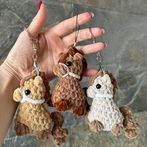 Схема вязания крючком „Лошадка”. Wersja PDF w języku angielskim. Брелок-лошадка. Мягкая подарочная лошадка. Лошадка amiгуруми.