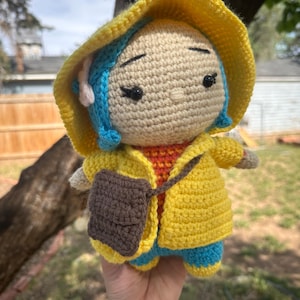 Handgemachte Coraline Häkelpuppe