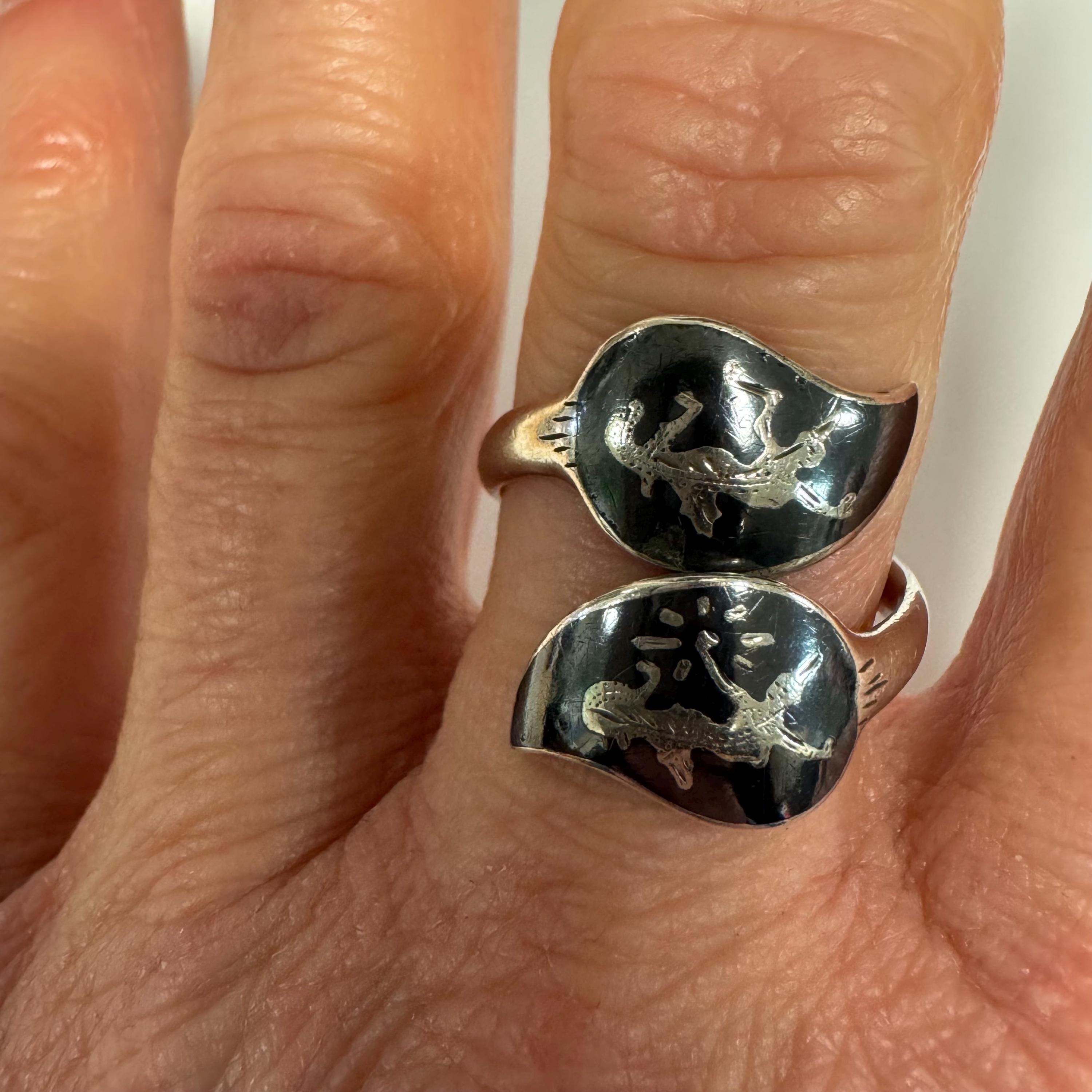Siam Sterling Ring - Etsy