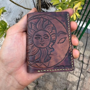 Cartera artesanal de cuero