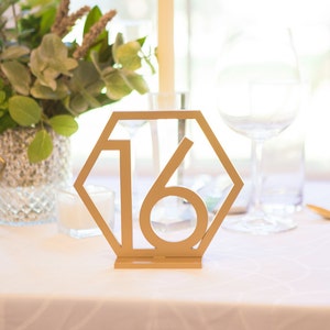 Numéros de table géométriques de mariage mariage, numéros de table hexagonaux découpés au laser en bois décor de mariage, décor de table de pièce maîtresse Boho GTN200 image 4