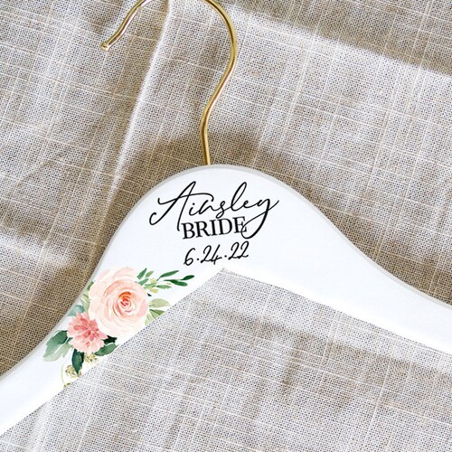 Bridesmaid Hangers Wedding Hangers With Names Gold Hooks Etsy