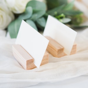 Suportes de cartão de lugar de madeira Suportes para casamento Pequenos suportes de cartão de lugar Suportes para cartão de lugar Gráfico de assentos Suportes para etiquetas de nome Cartões de lugar NCH200