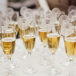 Cartões de lugar de casamento Inserções de vidro para bebidas Nomes Cartões de lugar de casamento Parede para bebidas Decoração para festas ou eventos, Cartões de lugar de acrílico (GPC242)