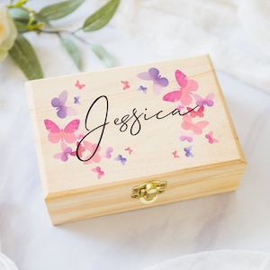 Caja de regalo para damas de honor o niñas de las flores, caja de joyería con nombre personalizado, caja de madera con forma de mariposa para regalo de boda o fiesta nupcial (artículo: JBB350)
