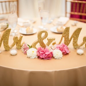 Mr and Mrs Wedding Sign for Wedding Table Decorations, Mr and Mrs