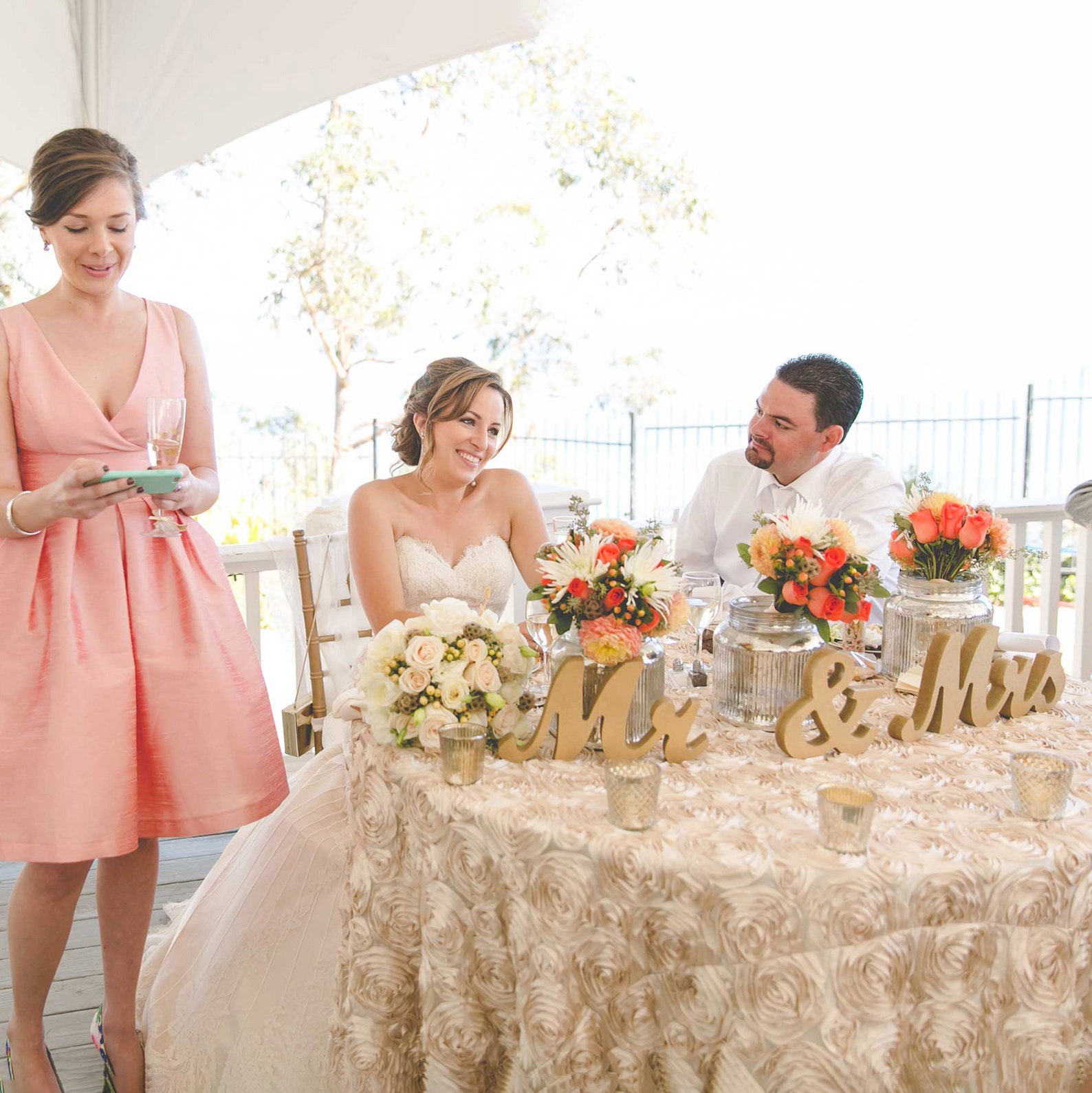 Mr and Mrs Wedding Signs for Wedding Tables or Centerpiece - Etsy