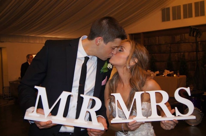 Item - MB100 Mr /& Mrs Sign Mr and Mrs Sign for Wedding Wedding Sign Sweetheart Table Decor