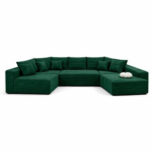 K&ouml;nnte beinhalten: Ein gro&szlig;es, U-f&ouml;rmiges Ecksofa aus gr&uuml;nem Cord mit mehreren Kissen. Das Sofa ist in einem tiefen Smaragdgr&uuml;n gehalten und hat ein modernes Design. Auf dem Ottomanen liegt ein kleiner, wei&szlig;er Zierk&uuml;rbis. Das Sofa steht vor einem wei&szlig;en Hintergrund.