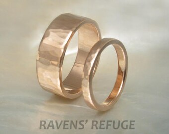 14k rose gold rings / hammered wedding band set with beveled edges, 2.5mm and 7mm wide